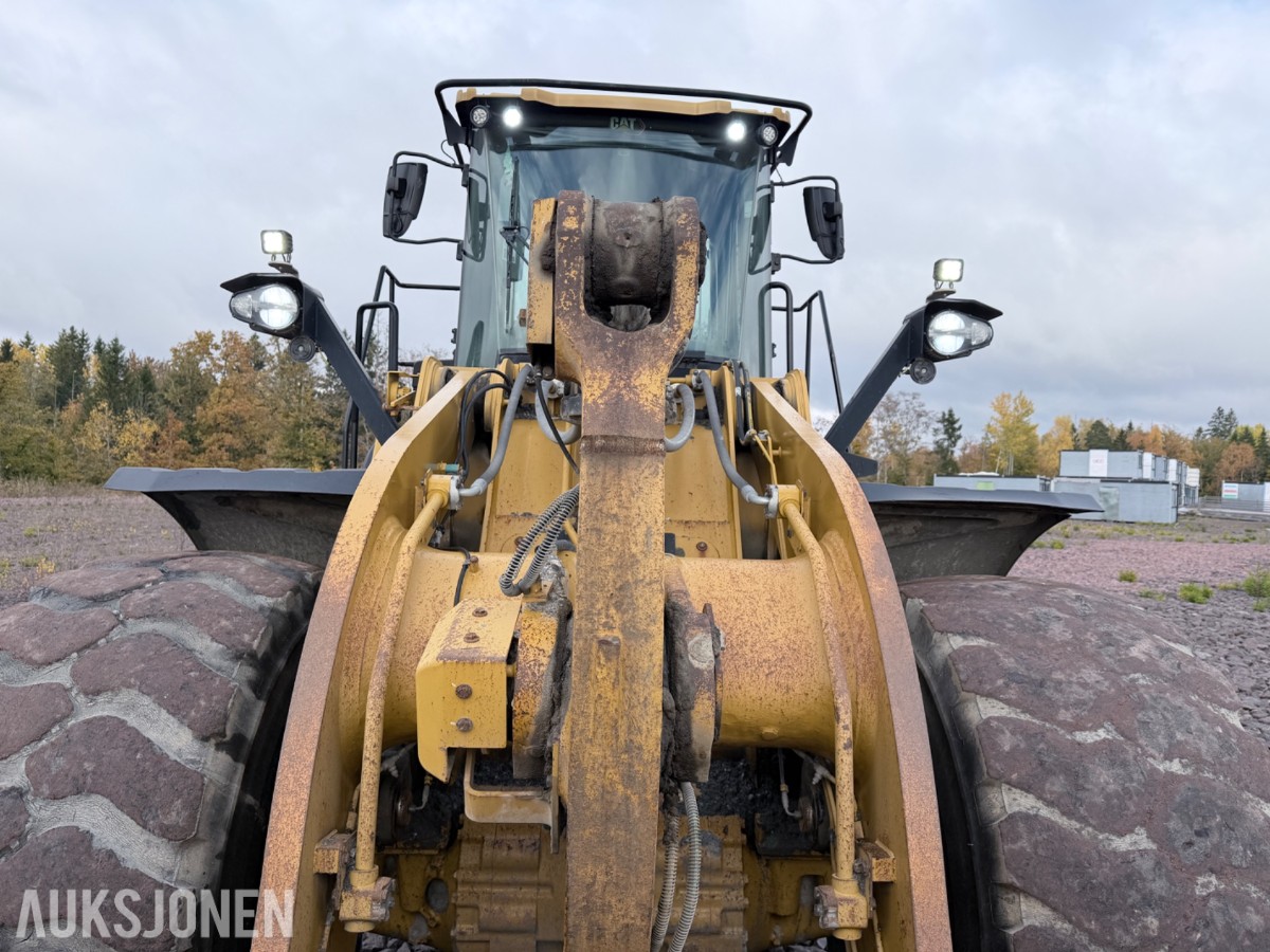 2020 Cat 966M hjullaster m/skuffe – sentralsmøring – vekt m/skriver – joystick-styring