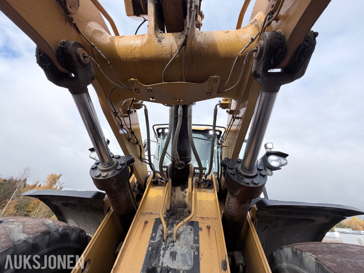 2020 Cat 966M hjullaster m/skuffe – sentralsmøring – vekt m/skriver – joystick-styring