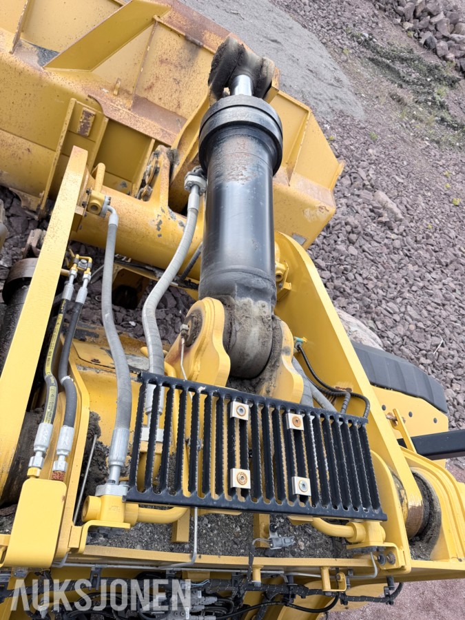 2020 Cat 966M hjullaster m/skuffe – sentralsmøring – vekt m/skriver – joystick-styring