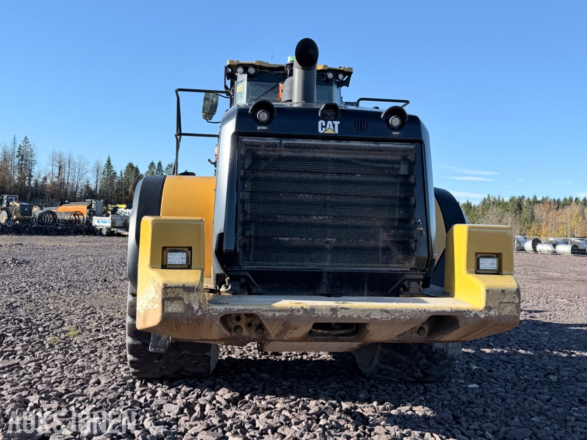 2019 Cat 982M hjullaster med skuffe 7,8 m³