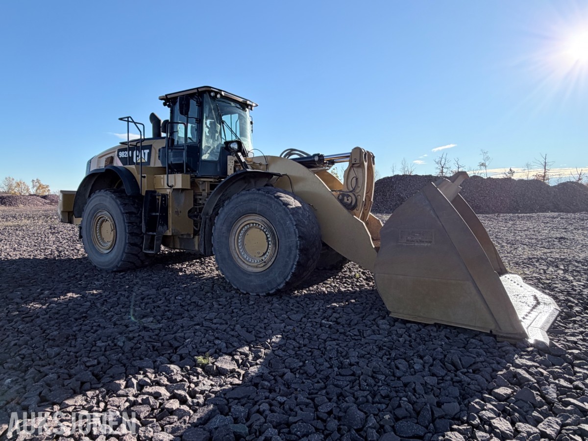 2019 Cat 982M hjullaster med skuffe 7,8 m³