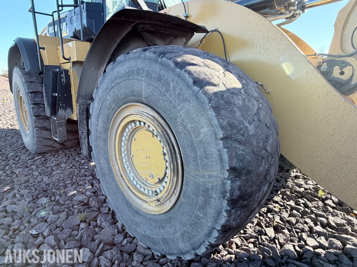 2019 Cat 982M hjullaster med skuffe 7,8 m³