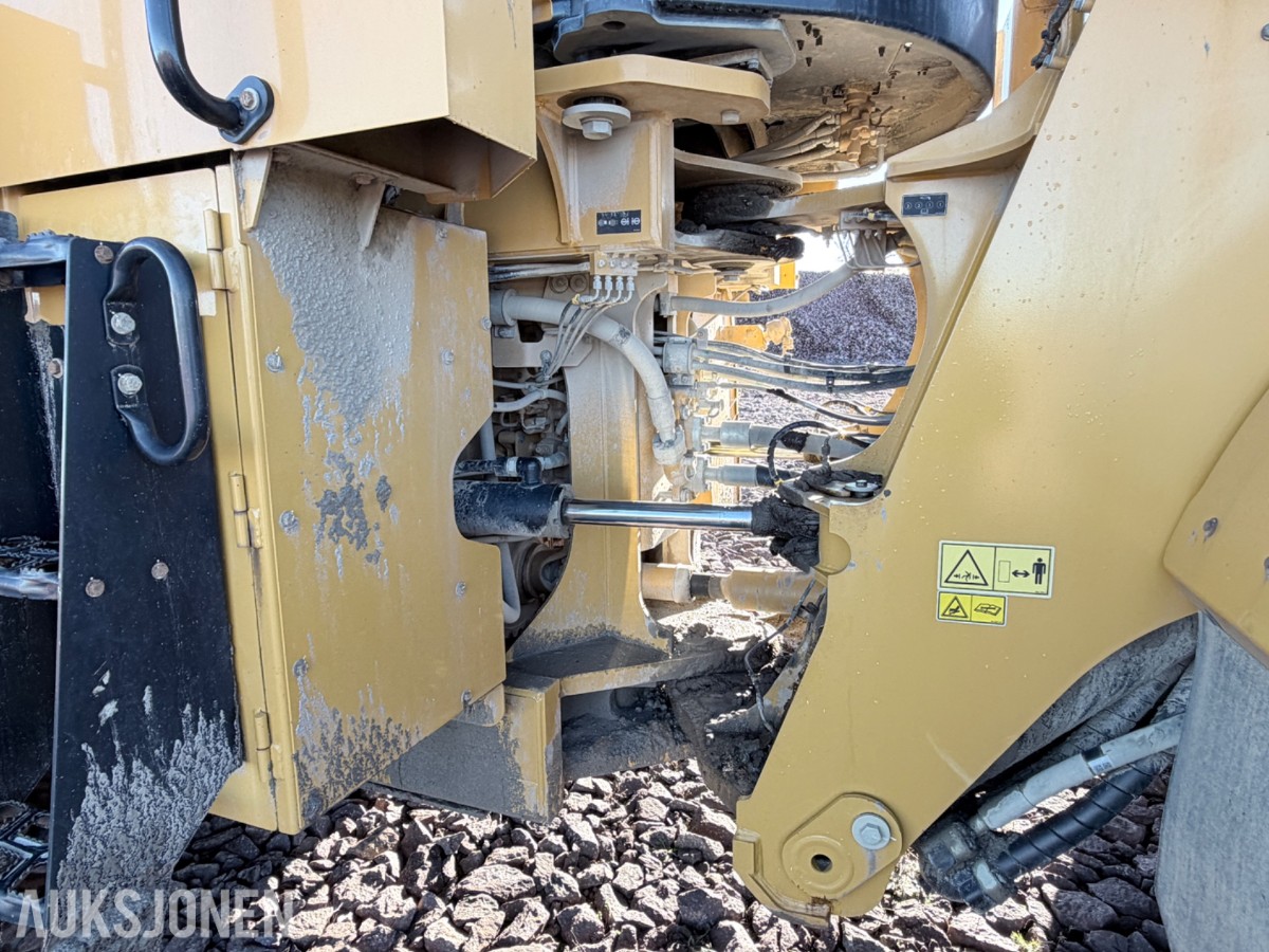 2019 Cat 982M hjullaster med skuffe 7,8 m³