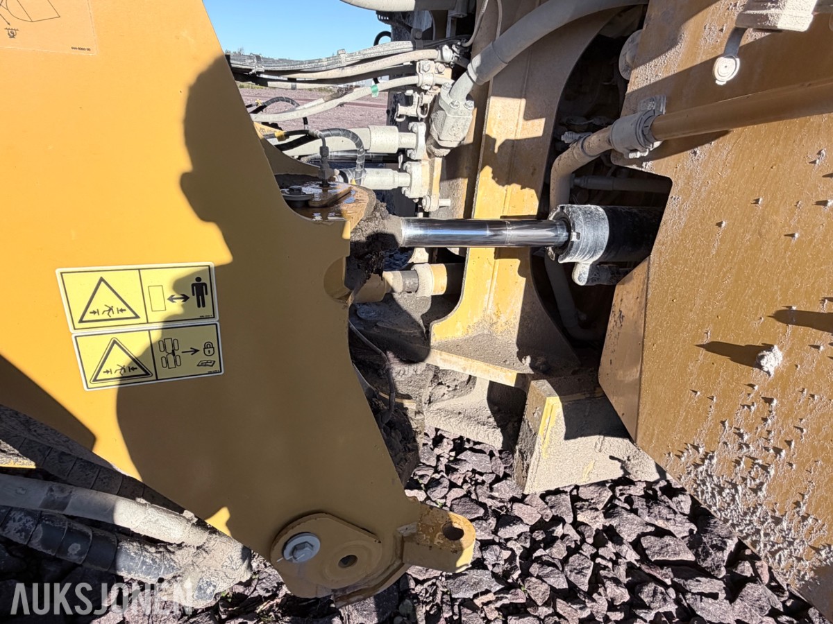 2019 Cat 982M hjullaster med skuffe 7,8 m³