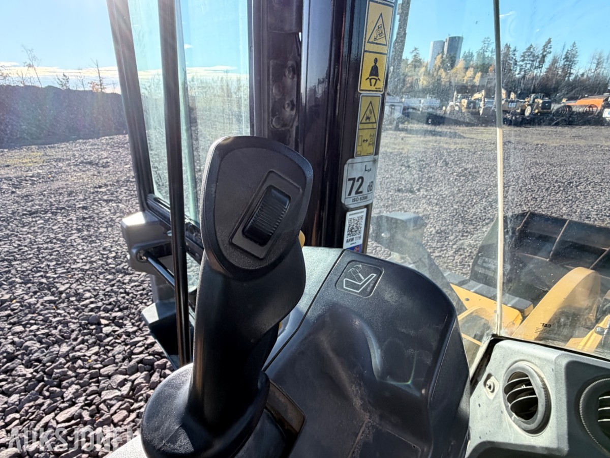 2019 Cat 982M hjullaster med skuffe 7,8 m³