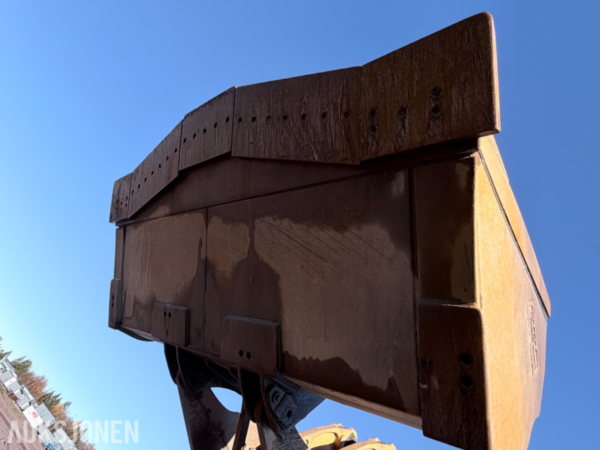 2019 Cat 982M hjullaster med skuffe 7,8 m³
