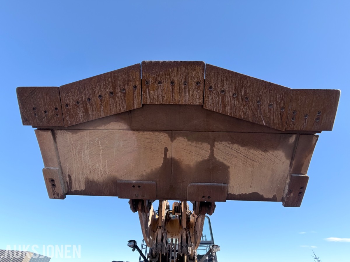 2019 Cat 982M hjullaster med skuffe 7,8 m³