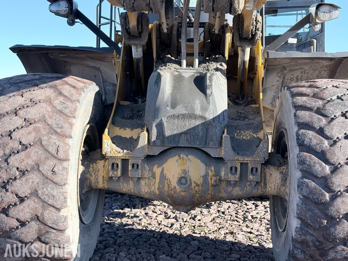 2019 Cat 982M hjullaster med skuffe 7,8 m³