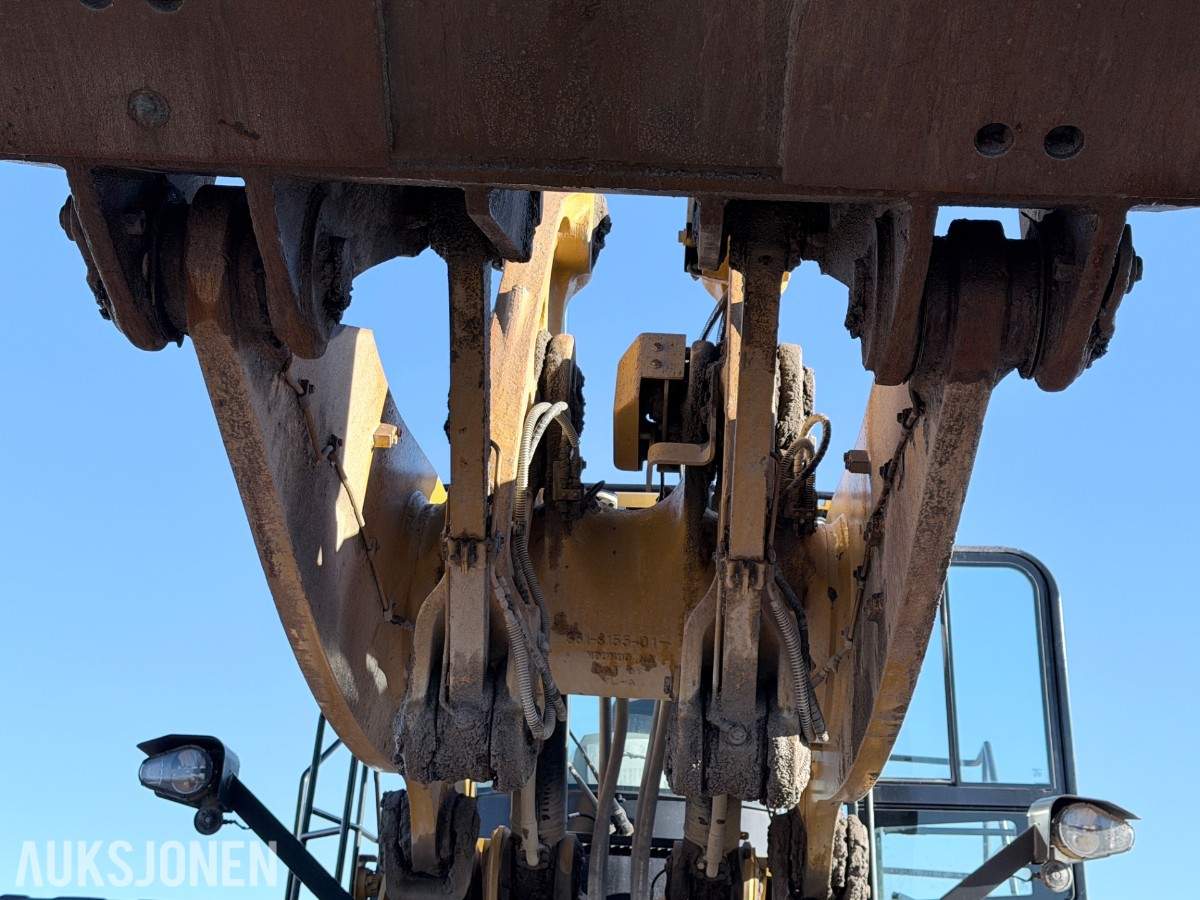 2019 Cat 982M hjullaster med skuffe 7,8 m³