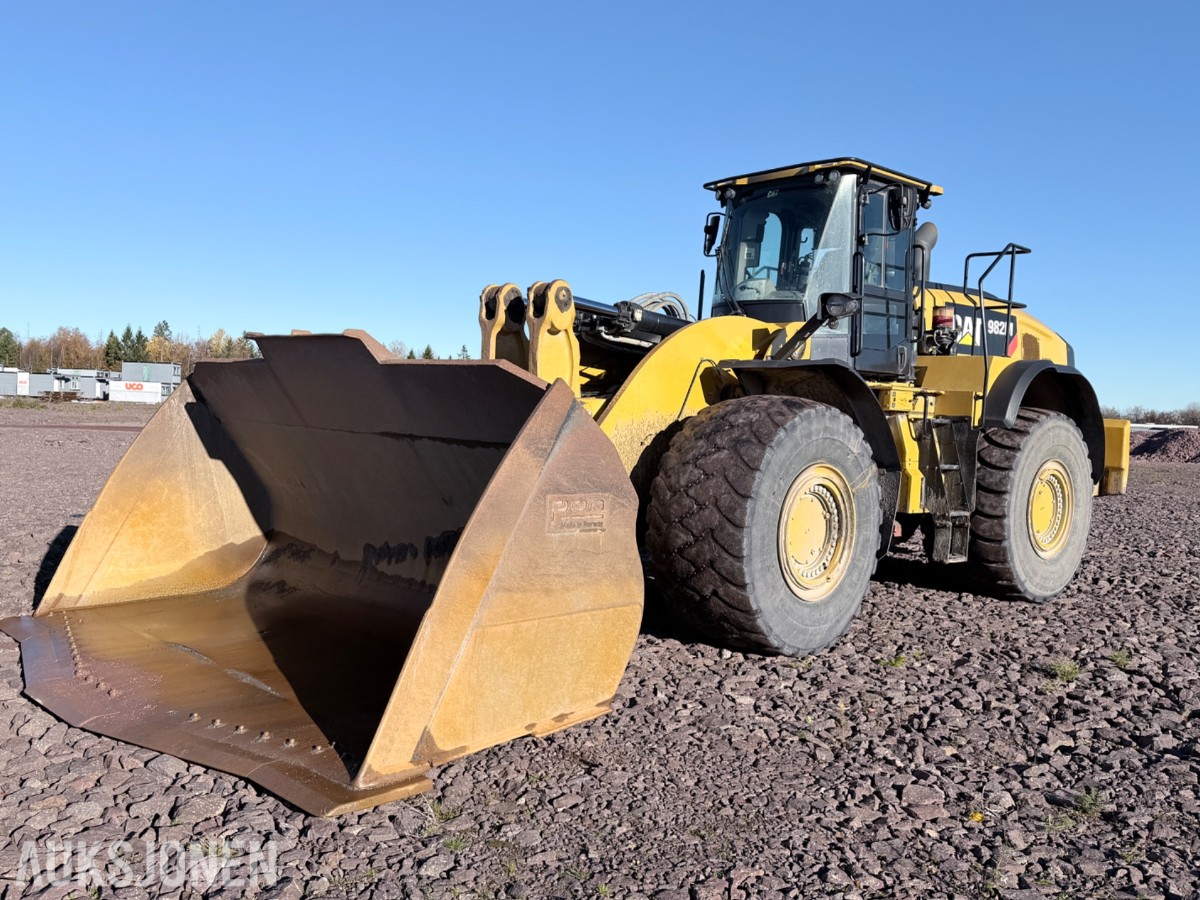 2019 Cat 982M hjullaster med skuffe 7,8 m³