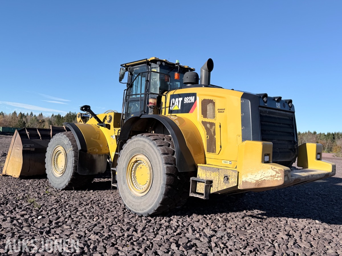 2019 Cat 982M hjullaster med skuffe 7,8 m³