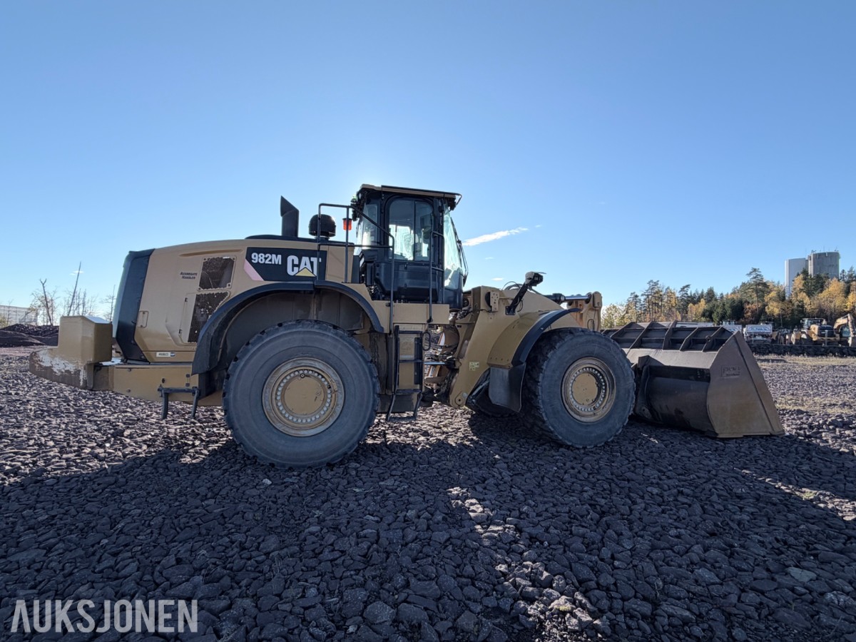 2019 Cat 982M hjullaster med skuffe 7,8 m³