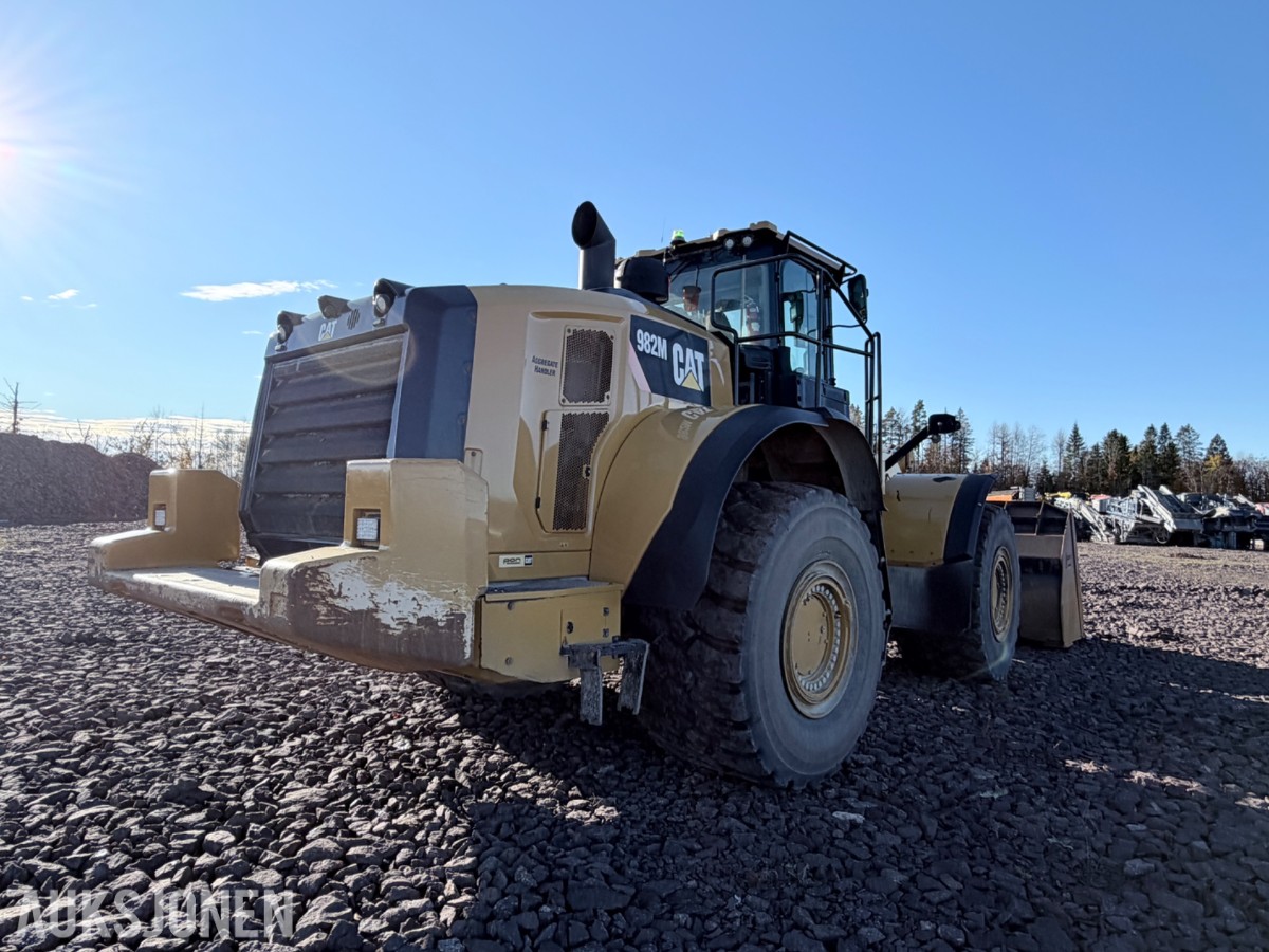 2019 Cat 982M hjullaster med skuffe 7,8 m³