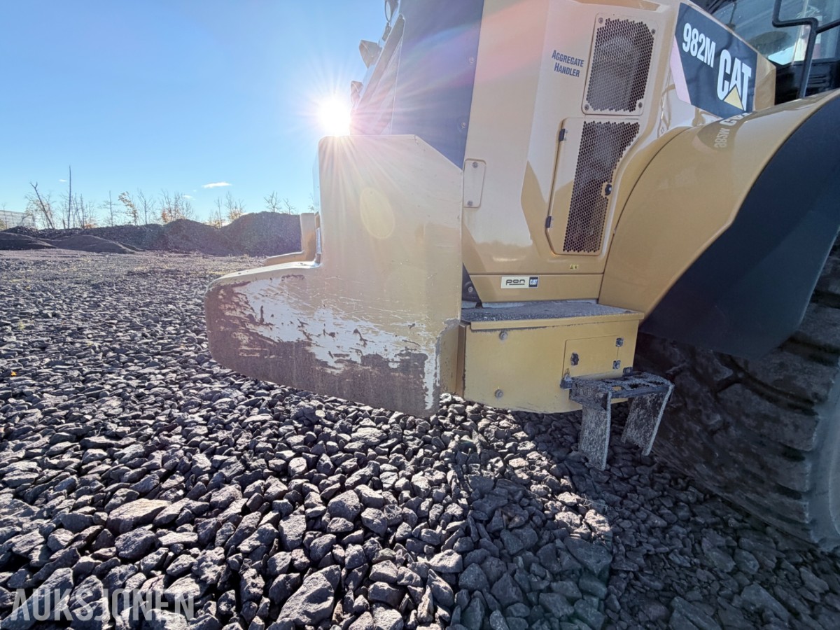 2019 Cat 982M hjullaster med skuffe 7,8 m³