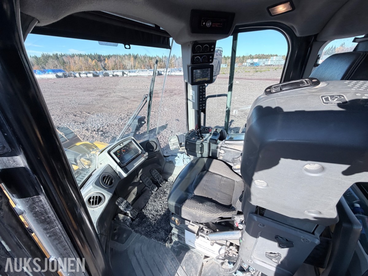 2019 Cat 982M hjullaster med skuffe 7,8 m³