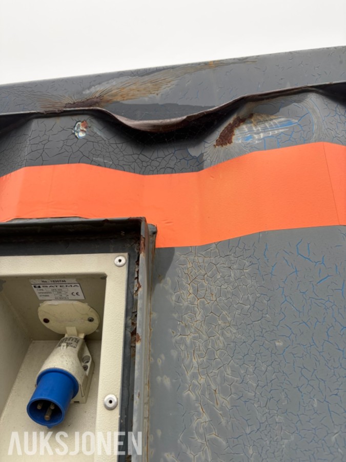 2015 10 fots lagercontainer med el-anlegg og stålreol