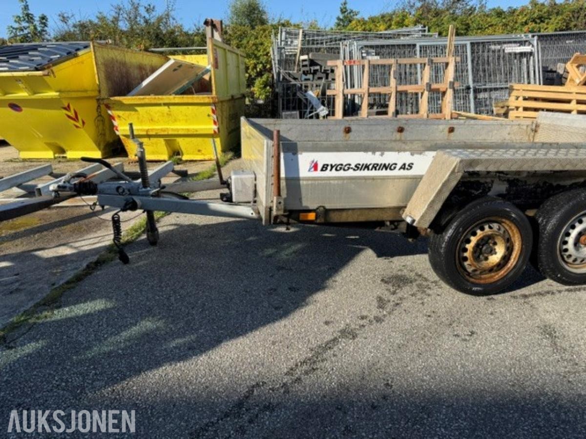1983 MACO LIFT tilhenger med hev- og senkfunksjon
