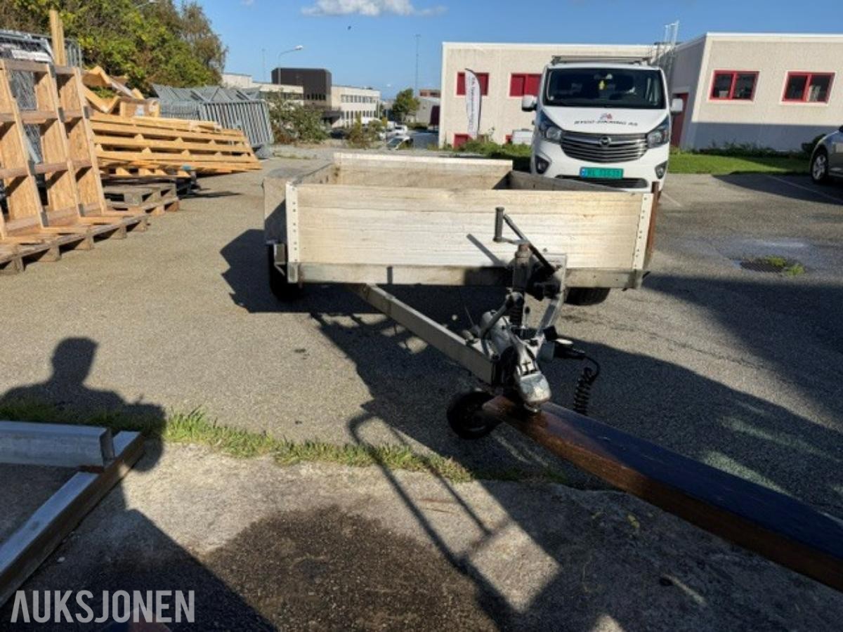 1983 MACO LIFT tilhenger med hev- og senkfunksjon
