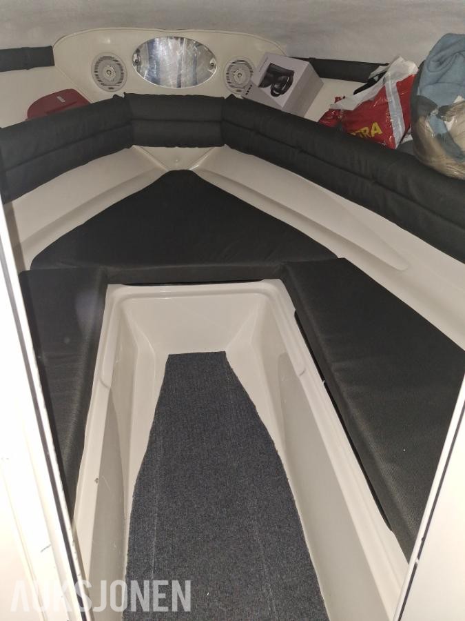 1998 Rinker Captiva 232