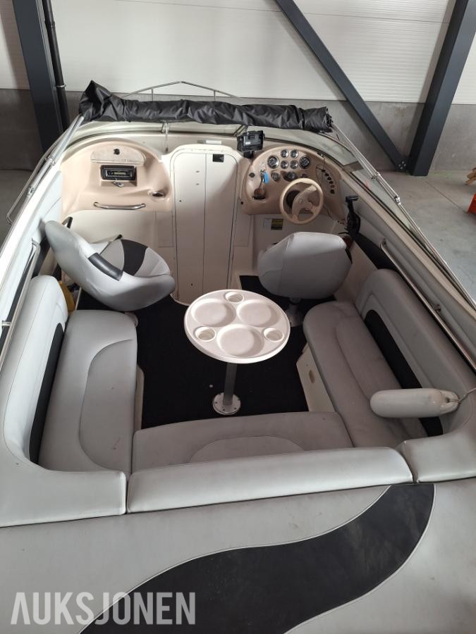 1998 Rinker Captiva 232