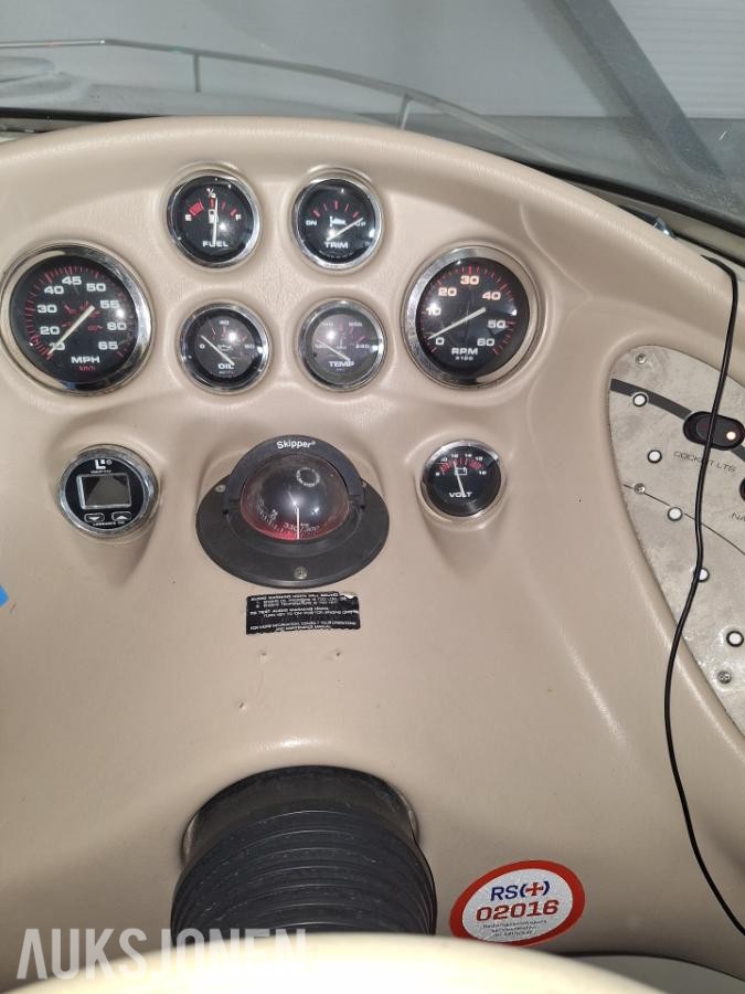 1998 Rinker Captiva 232