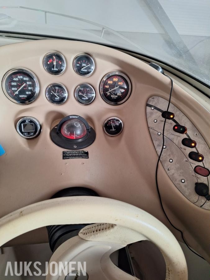 1998 Rinker Captiva 232