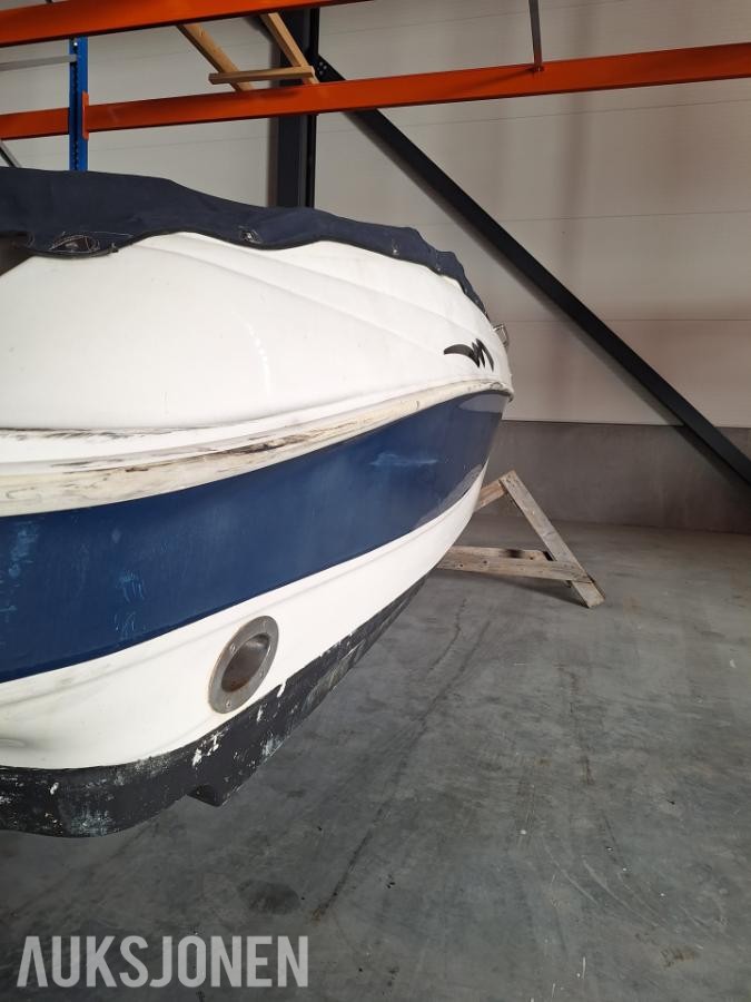 1998 Rinker Captiva 232