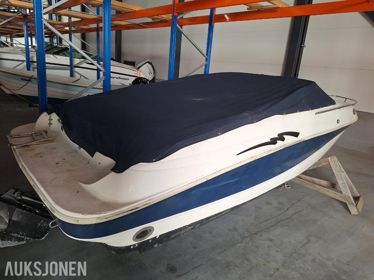 1998 Rinker Captiva 232