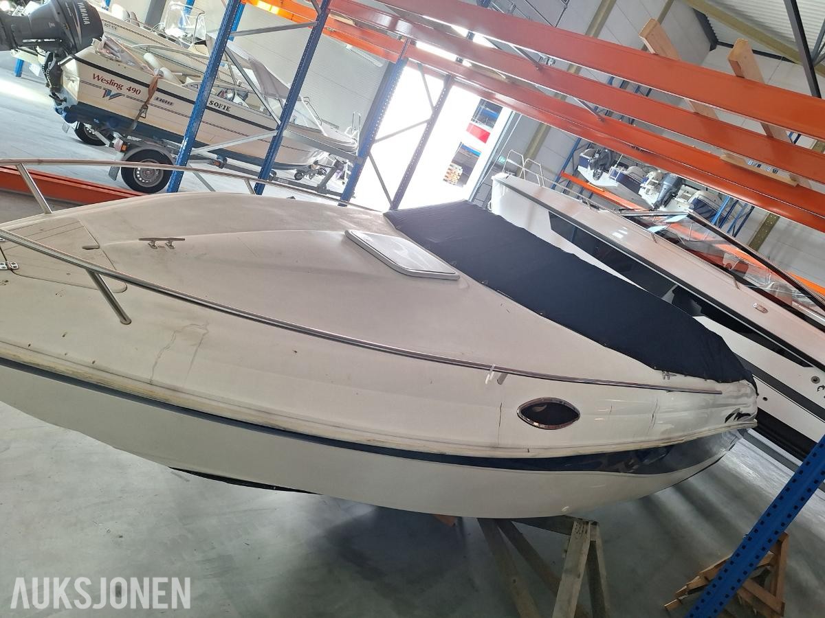 1998 Rinker Captiva 232