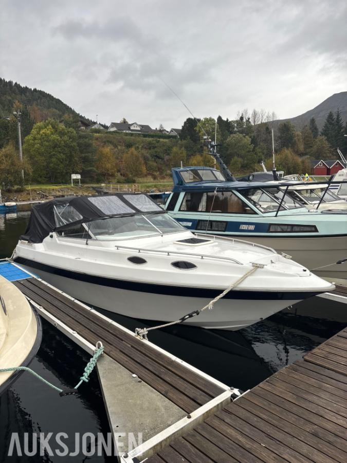 2001 Laguna 7500 med volvo penta motor og henger