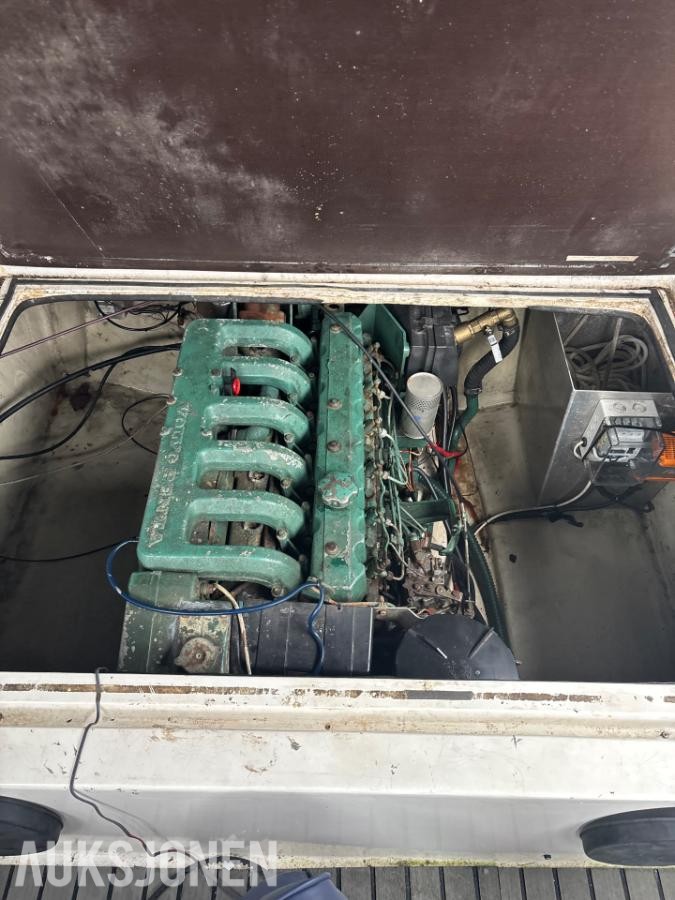 2001 Laguna 7500 med volvo penta motor og henger