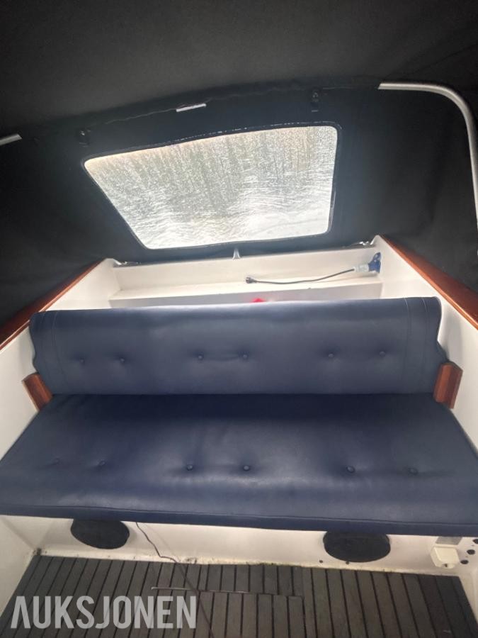 2001 Laguna 7500 med volvo penta motor og henger