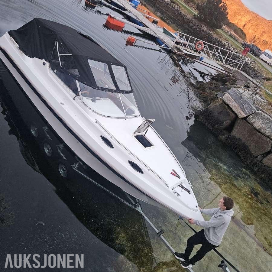 2001 Laguna 7500 med volvo penta motor og henger