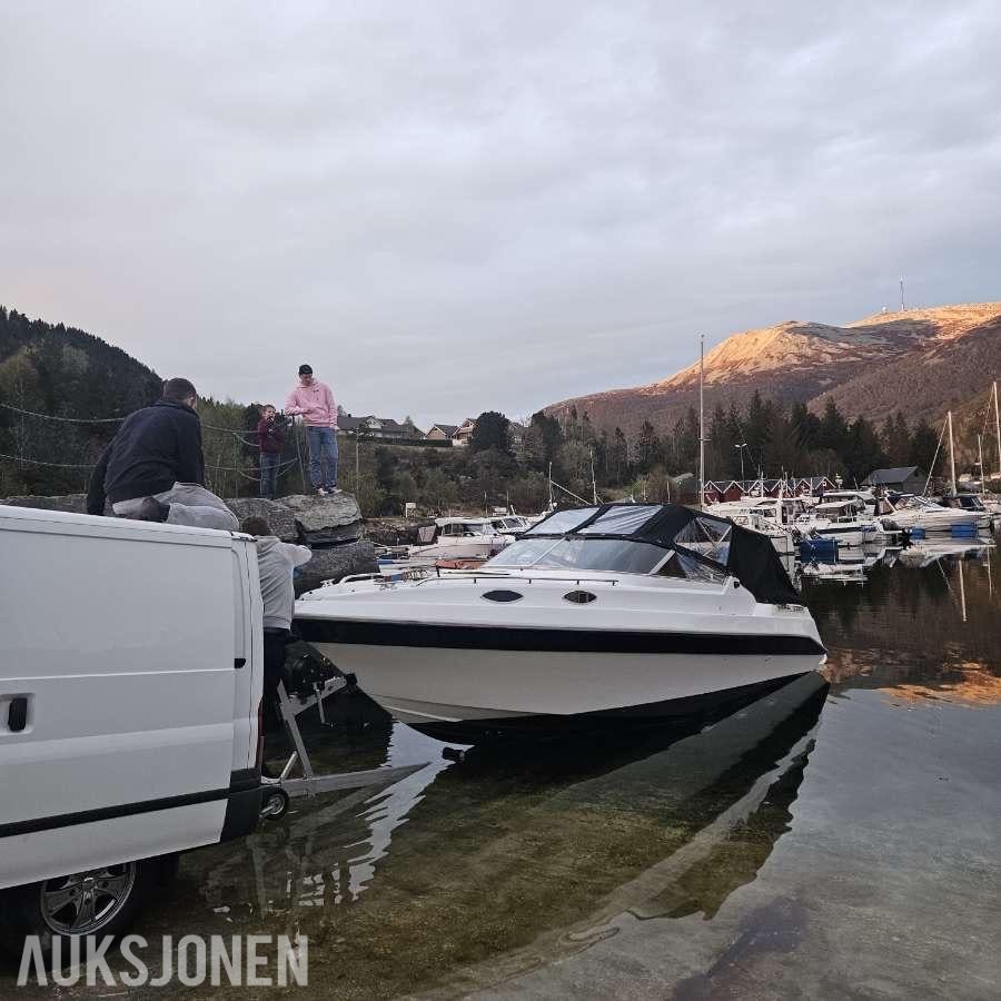 2001 Laguna 7500 med volvo penta motor og henger