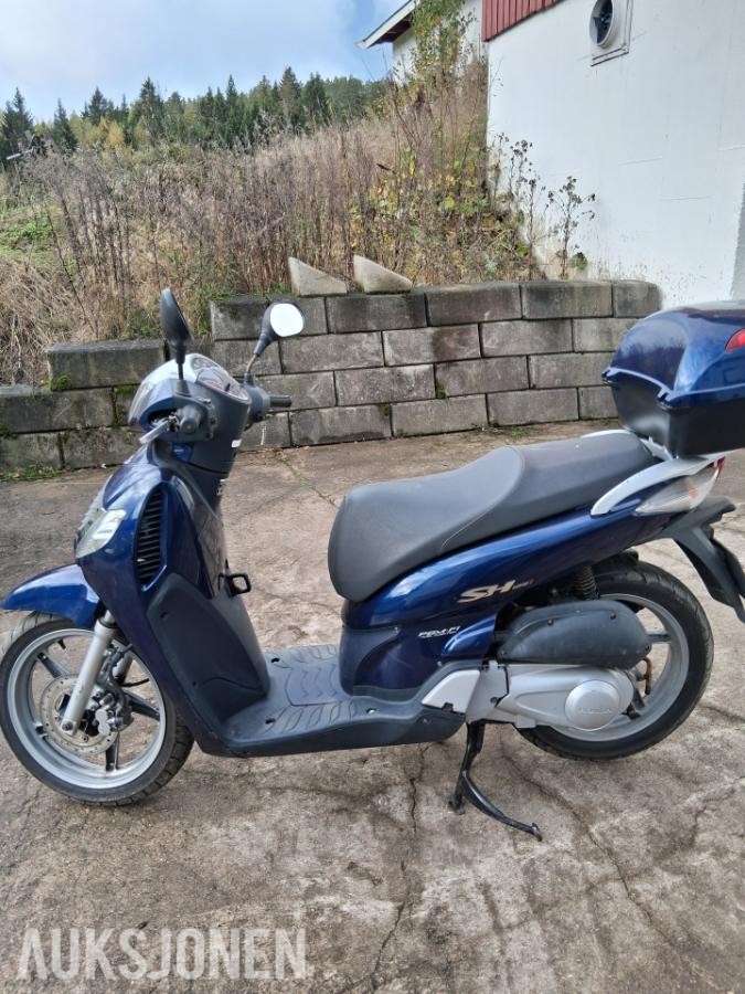 2007 Honda SH 125 scooter