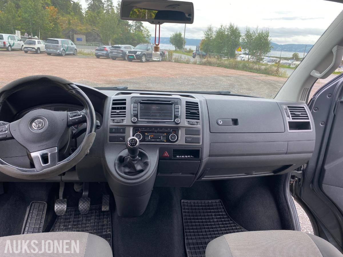 2015 Volkswagen Caravelle 2.0 TDI 114hk 8-Seter, EU ok 09.2027
