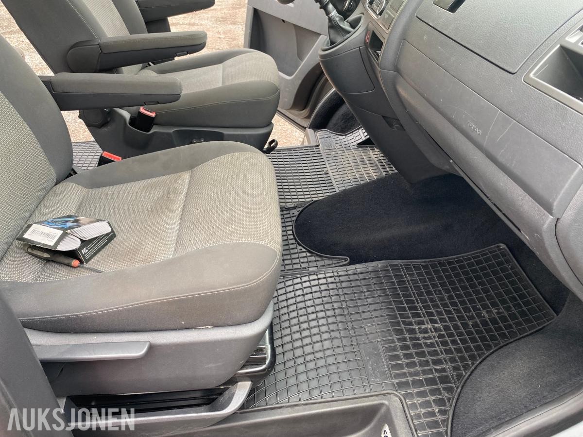 2015 Volkswagen Caravelle 2.0 TDI 114hk 8-Seter, EU ok 09.2027
