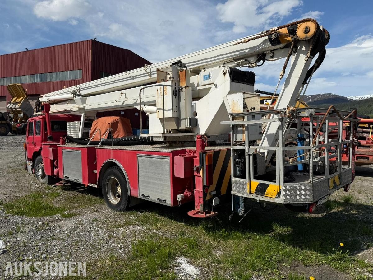 1984 Volvo F7 4X2 latsebil 39912km m/ Bronto Skylift 27-3