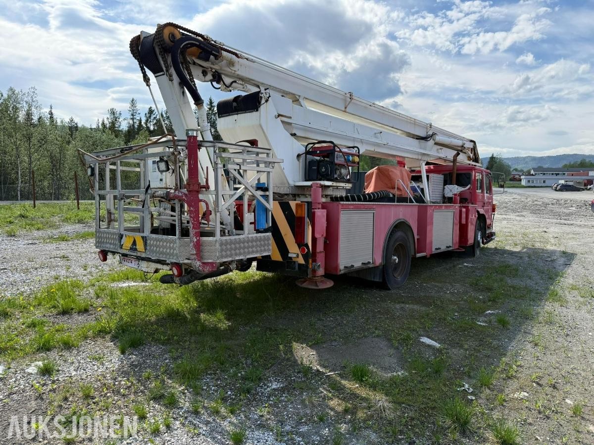1984 Volvo F7 4X2 latsebil 39912km m/ Bronto Skylift 27-3