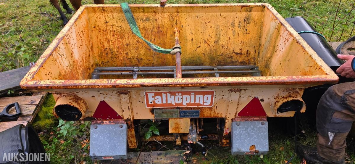 1986 Falköping T7HU Sandspreder vogn. Rep. Objekt.