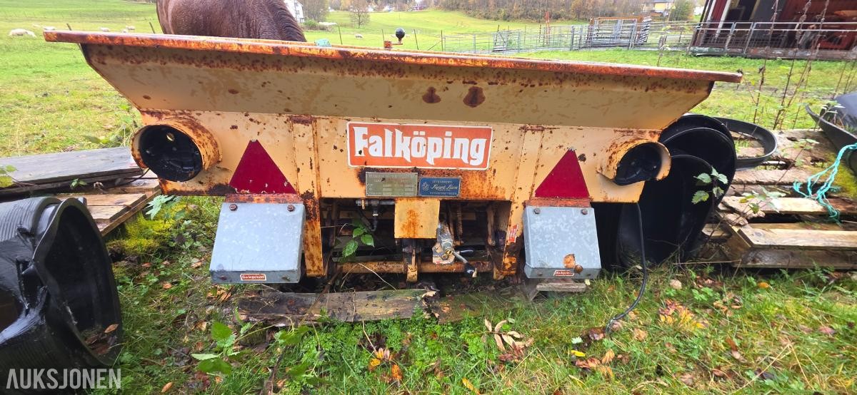 1986 Falköping T7HU Sandspreder vogn. Rep. Objekt.