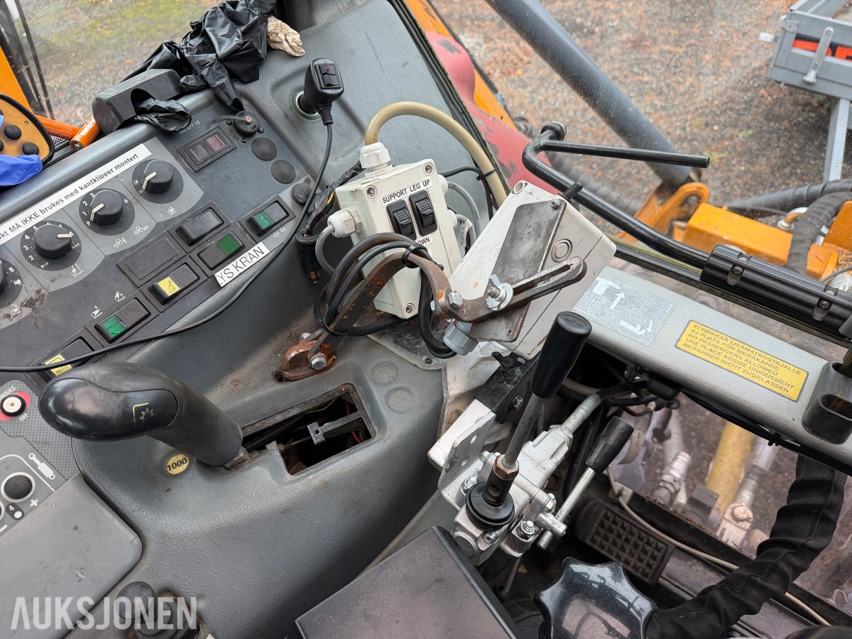 2006 Valtra M130 - TwinTrack - Frontlaster - EU-godkjent