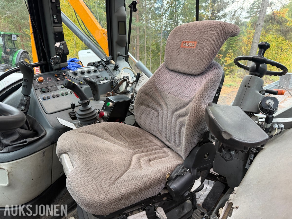2006 Valtra M130 - TwinTrack - Frontlaster - EU-godkjent
