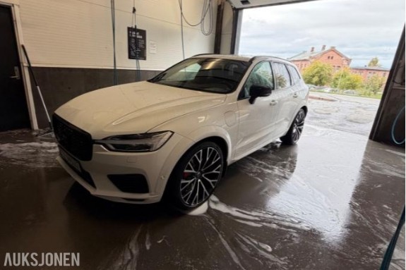 2019 Volvo XC60 2.0 T8 Twin Engine 407hk AWD R-DESIGN Bowers & Wilkins PANORAMATAK LEVERES EU OK KUN 90000km