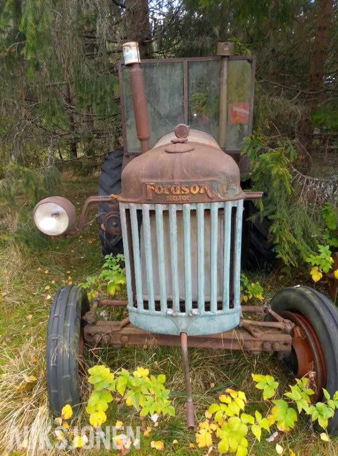 1948 Fordson E27N veteran traktor - rep objekt 