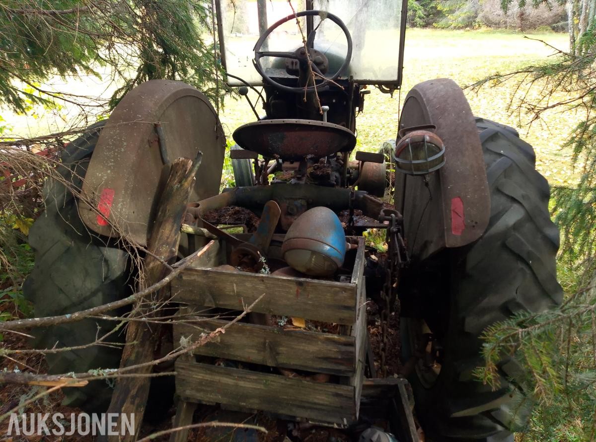 1948 Fordson E27N veteran traktor - rep objekt 