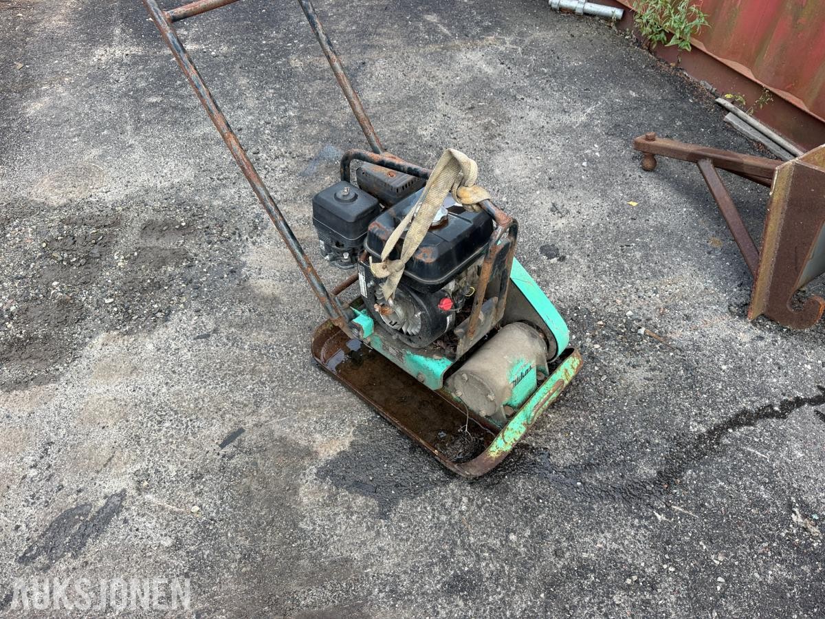 2006 Mikasa P6005 vibroplate - Rep.objekt