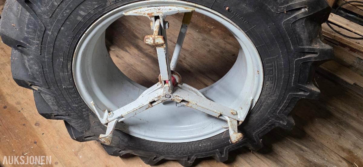 Tvillinghjul til traktor. 