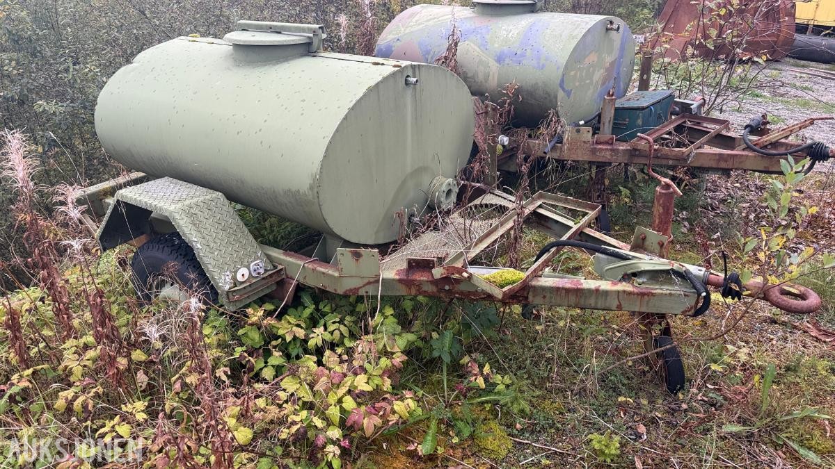 1981 Vann tanktilhenger m/ 990 liter