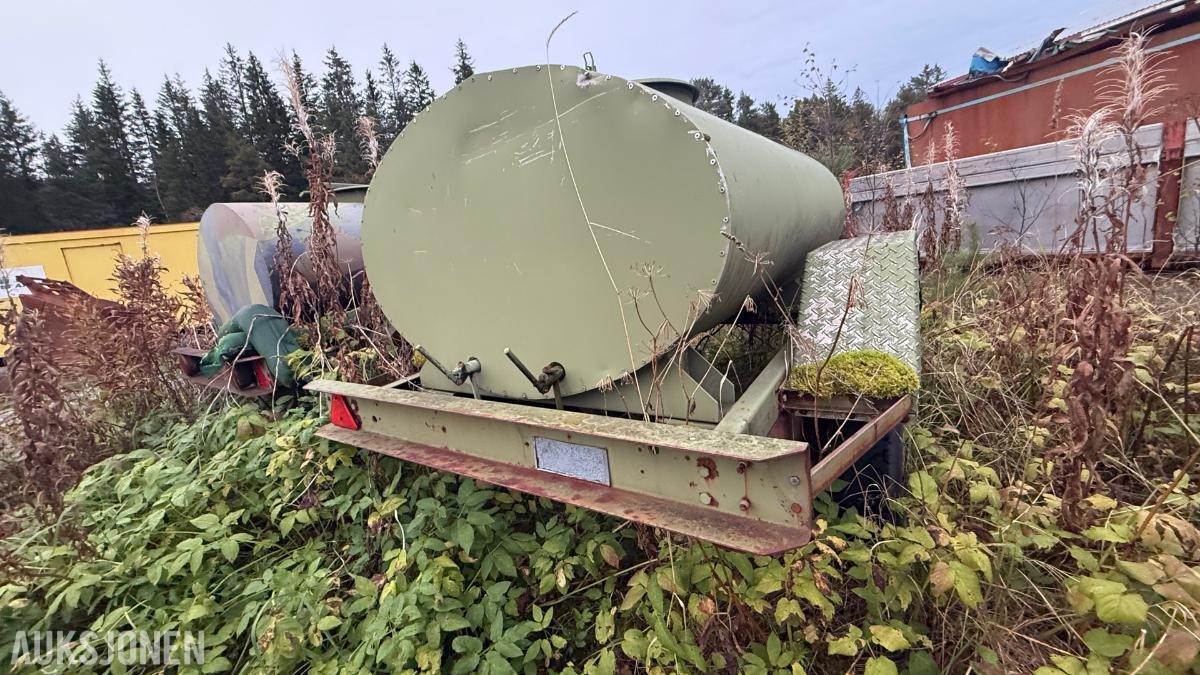 1981 Vann tanktilhenger m/ 990 liter